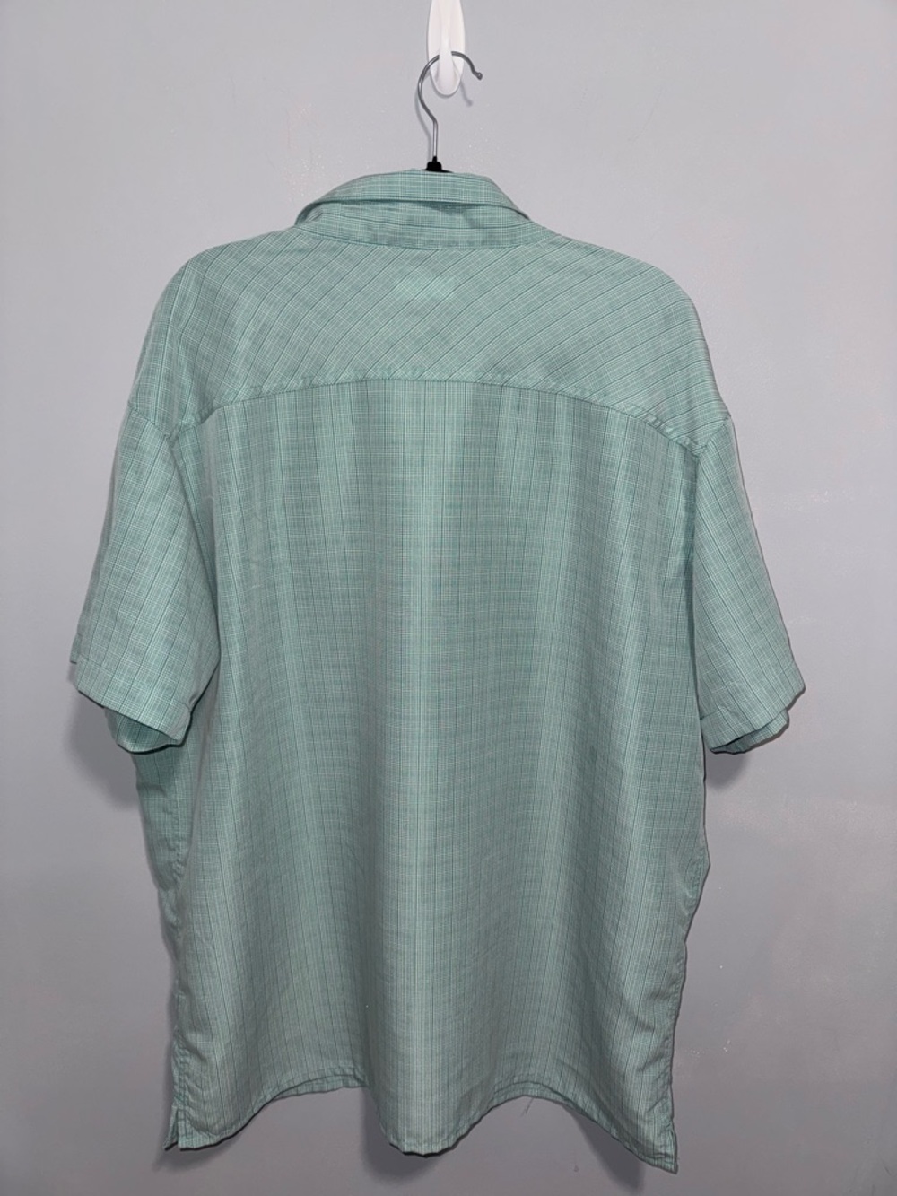 Columbia- Men’s light green checkered button-down shirt. Regular fit, size XXL - Picture 2 of 7